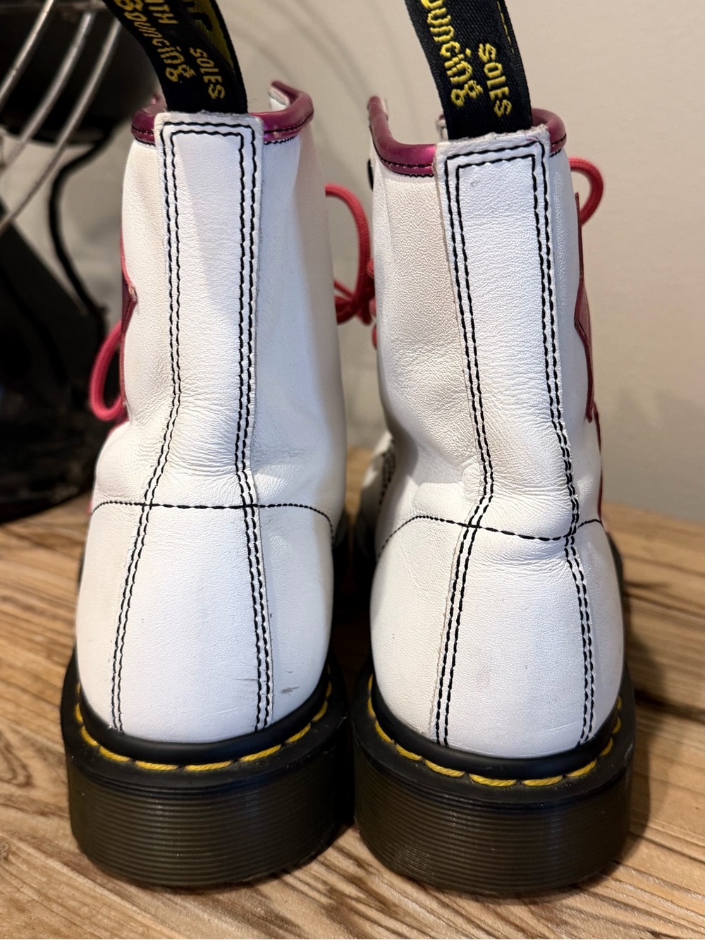 Dr. Martens Stella White Magenta Electric 8 Eye Metallic Star Combat Boots 9 - Picture 4 of 16